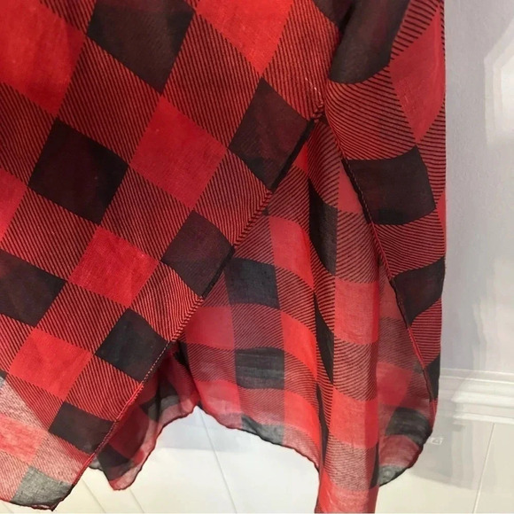 Women's Short Sleeve Red & Black Buffalo Plaid Lightweight Cardigan One Size GUC - Picture 6 of 7
